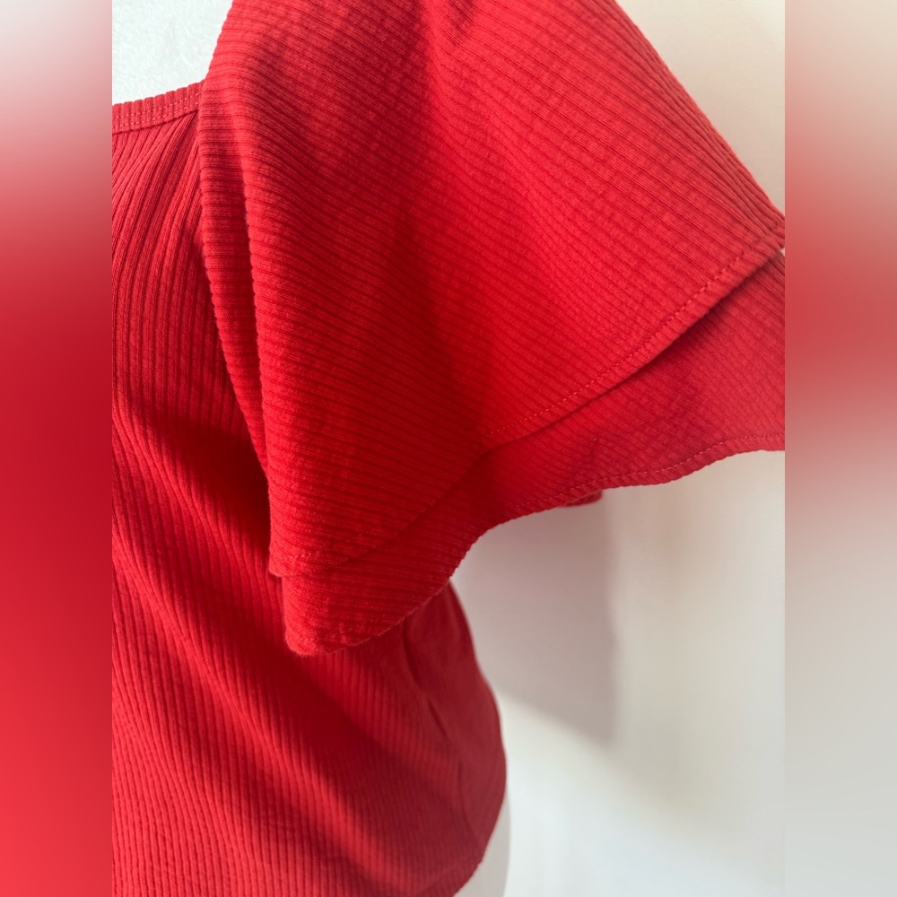3/$25 H&M Red Ribbed Flutter Sleeve Top - Feminine and Stylish - Picture 6 of 7